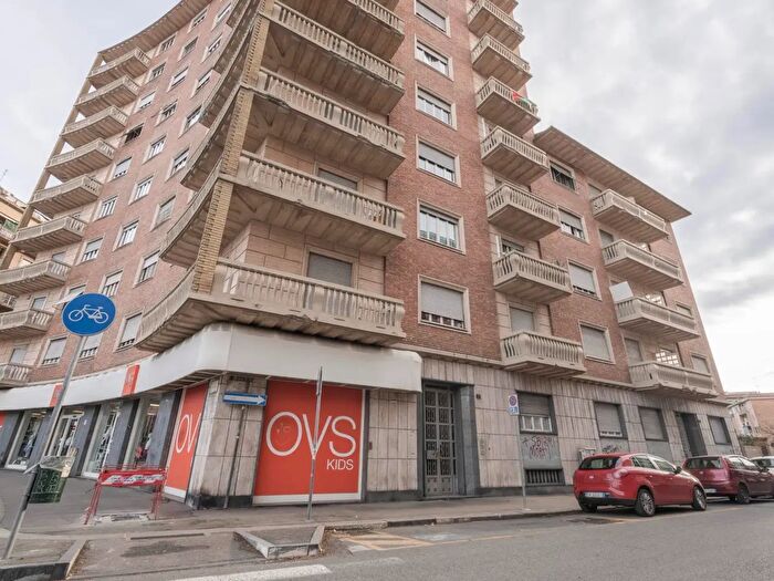 Appartamento quadrilocale in vendita in Via Aosta, Torino