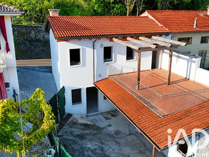 Casa quadrilocale in vendita in Via IV Novembre, Trissino