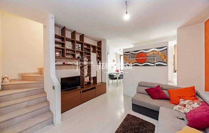 Casa trilocale in vendita in Via Papa Giovanni XXIII B, Bulciago