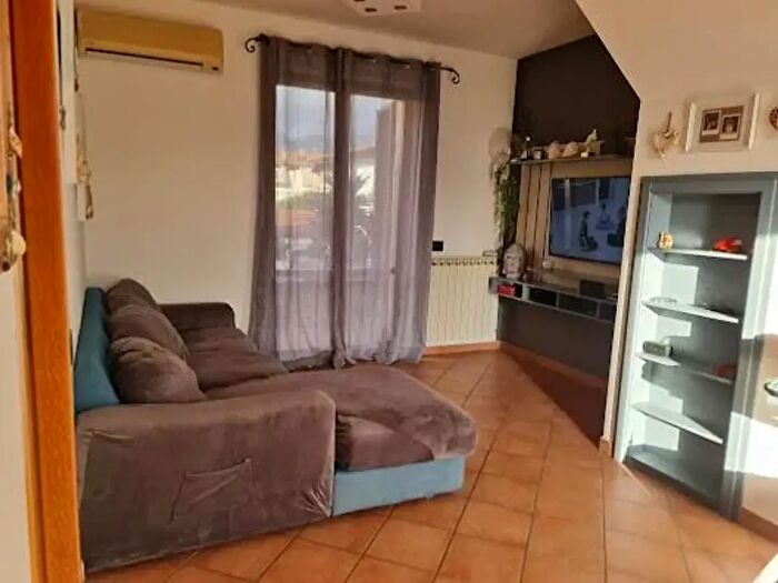 Appartamento con 5 locali in vendita in Massa