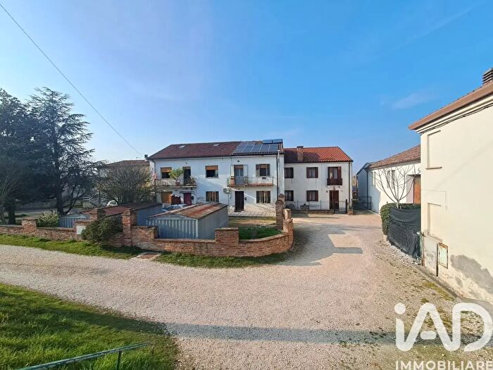 Casa con 8 locali in vendita in Via Ex Provinciale Rasa, Lendinara