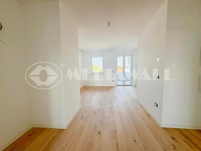 Appartamento quadrilocale in vendita in Via Guglielmo Oberdan, Pordenone
