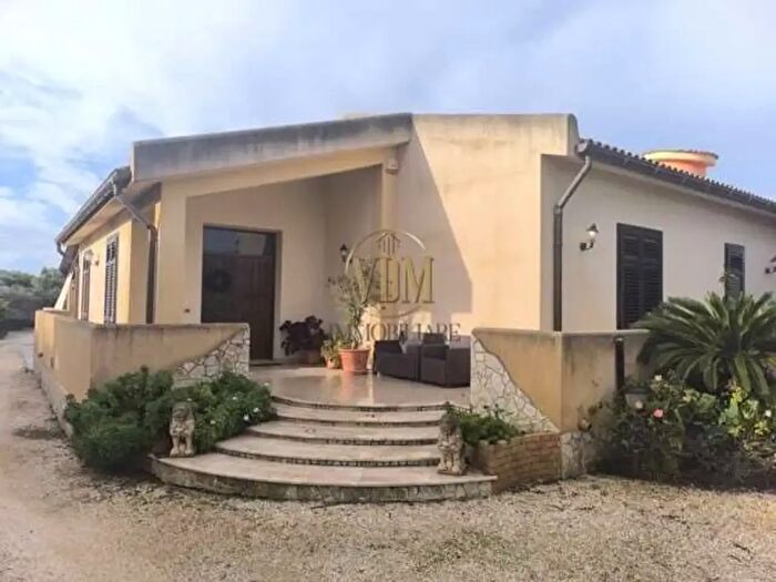 Casa con 8 locali in vendita in Contrada Pontefiumarella, Marsala