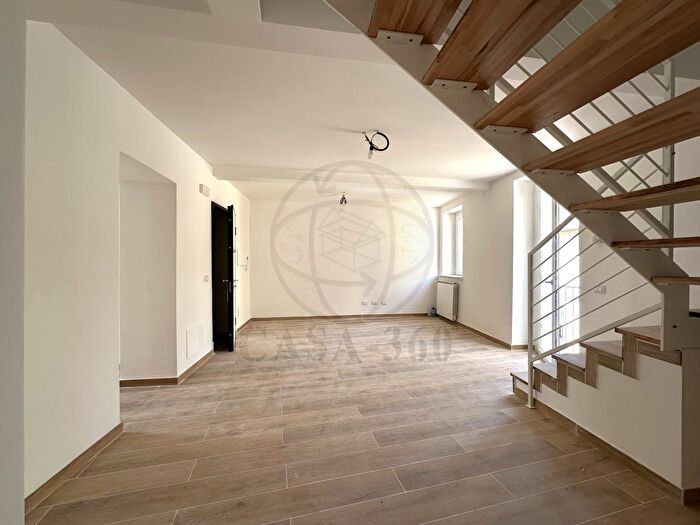 Appartamento quadrilocale in vendita in Via San Vincenzo, Terni