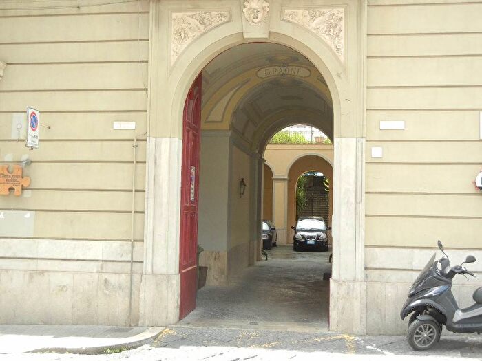 Appartamento con 6 locali in affitto in Via Angelo Rubino, Centro, Formia