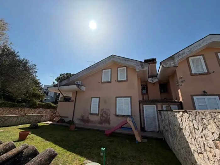 Casa quadrilocale in vendita in Via Tevere, Ardea