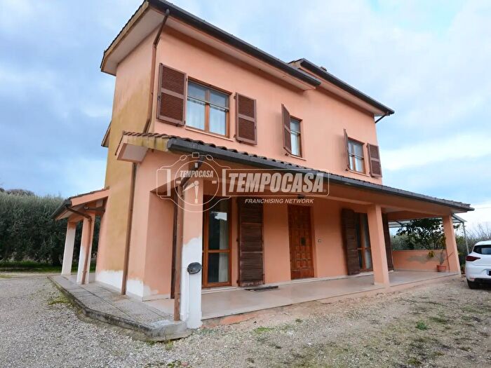 Casa con 5 locali in vendita in Via Sciamannata, Loreto