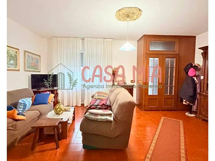 Casa quadrilocale in vendita in Via Guido Rossa, Rottofreno