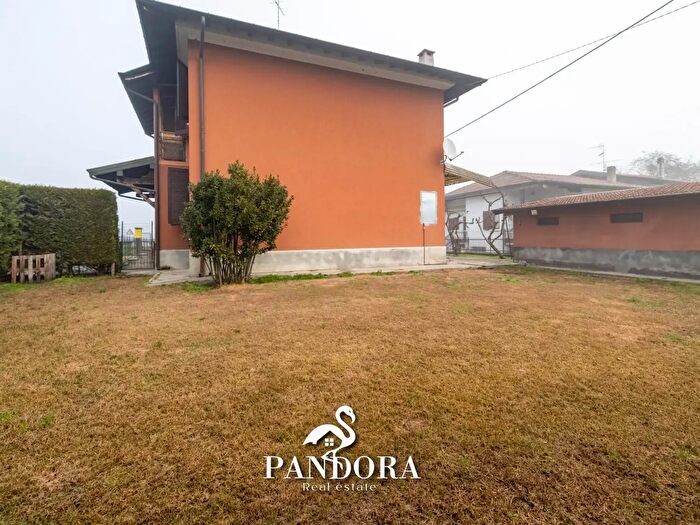 Case in Vendita e in Affitto - 3