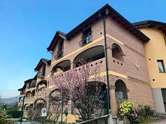 Appartamento trilocale in vendita in Cuasso Al Monte