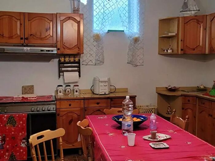 Casa con 6 locali in vendita in Via Trento, Falciano Del Massico