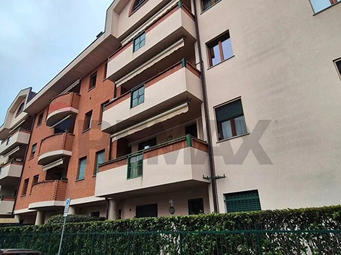Appartamento trilocale in affitto in Via Zaroli, Legnano