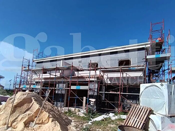 Casa con 5 locali in vendita in Siracusa