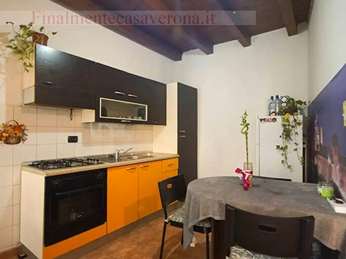 Appartamento bilocale in vendita in Via Cavalchina, Verona