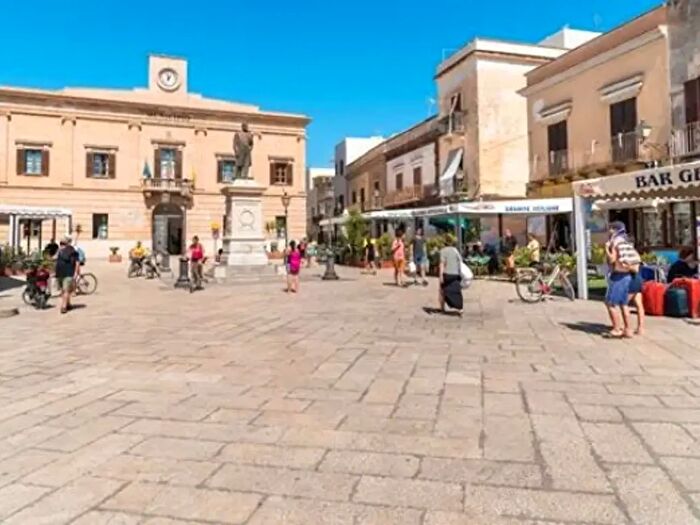 Appartamento trilocale in vendita in Favignana