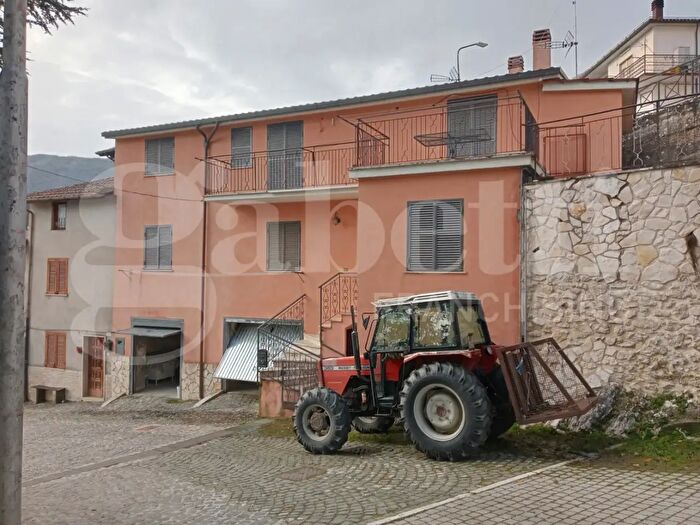 Appartamento con 7 locali in vendita in Via della Resistenza, Sante Marie