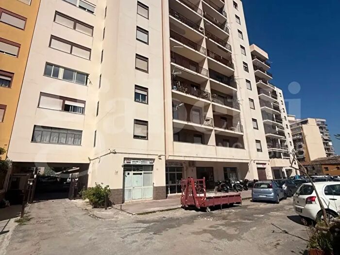 Appartamento con 5 locali in vendita in Via Ettore Arculeo, Palermo