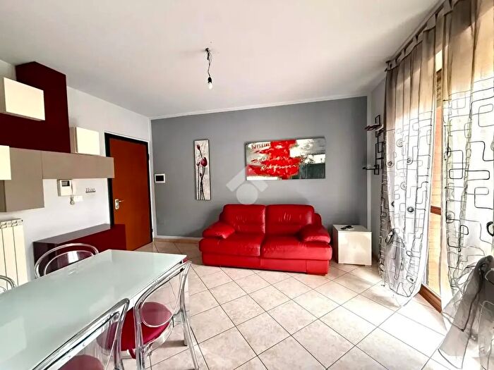 Appartamento trilocale in vendita in Strada Carignano, Moncalieri