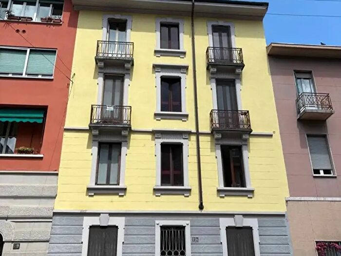 Appartamento trilocale in affitto in Via Zamenhof, Milano
