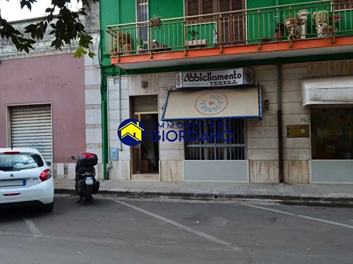 Casa con 6 locali in vendita in Piazza Vittoria, Squinzano
