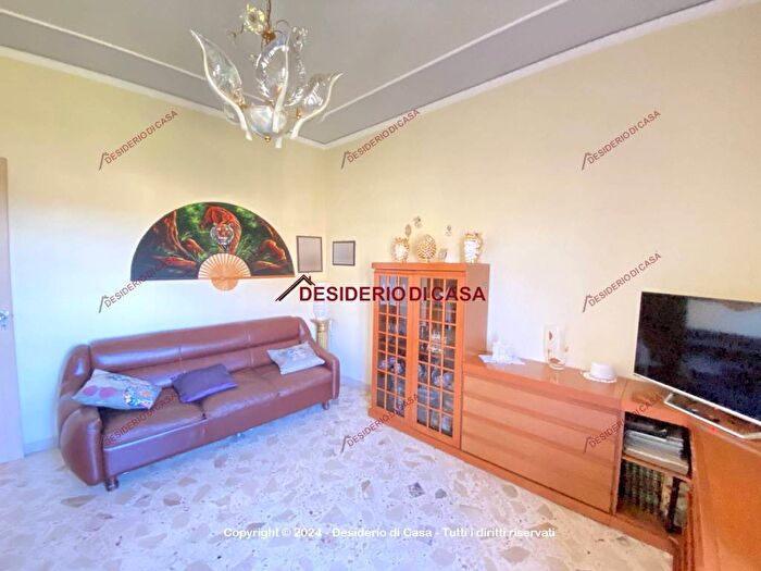 Casa con 5 locali in affitto in Via Dante Alighieri, Lascari