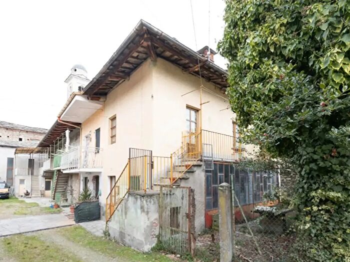 Casa quadrilocale in vendita in Via Tolosano, Luserna San Giovanni
