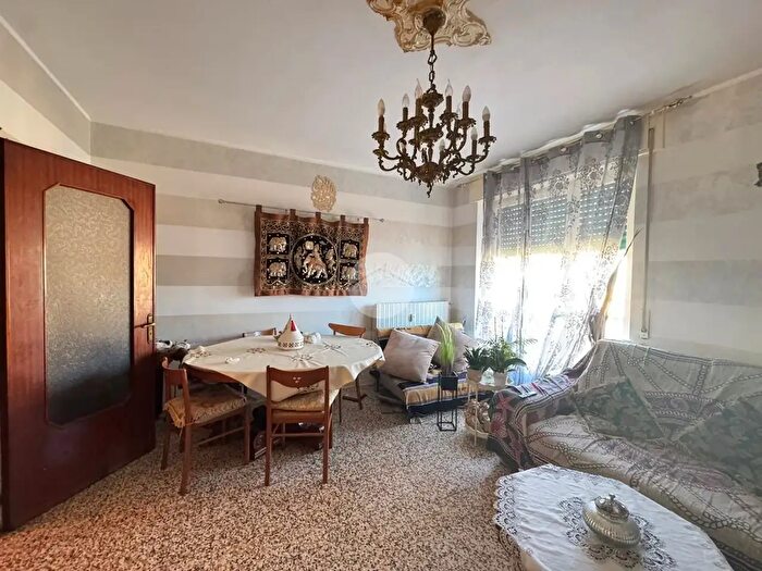 Appartamento con 5 locali in vendita in Via Martiri della Libertà, Cossato