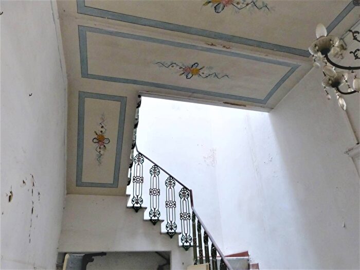 Casa con 10 locali in vendita in Viareggio