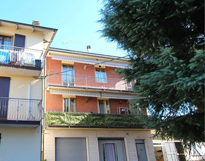 Appartamento con 5 locali in vendita in Via Magazzino, Valsamoggia