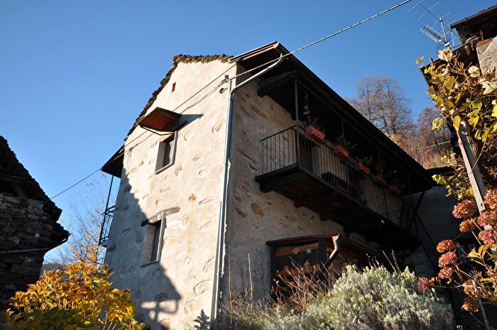 Casa trilocale in vendita in Via Progno, Montescheno