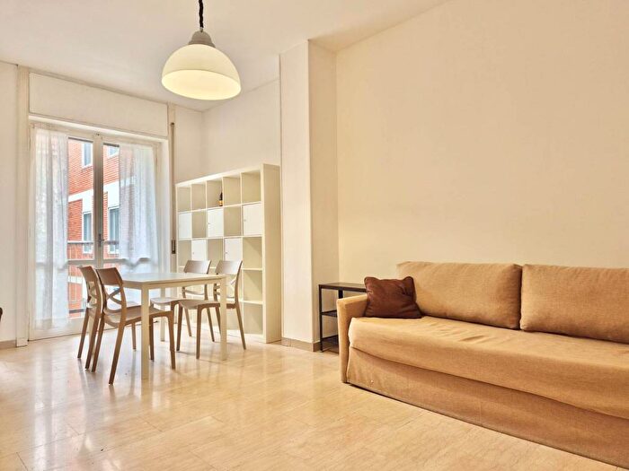 Appartamento trilocale in affitto in Via Francesco De Sanctis, Cermenate Abbiategrasso, Milano