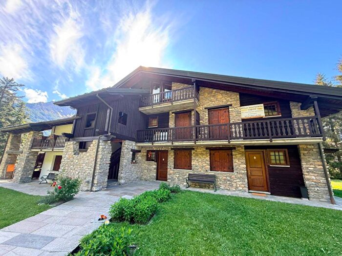 Appartamento bilocale in affitto in Strada del Villair, Centro, Courmayeur