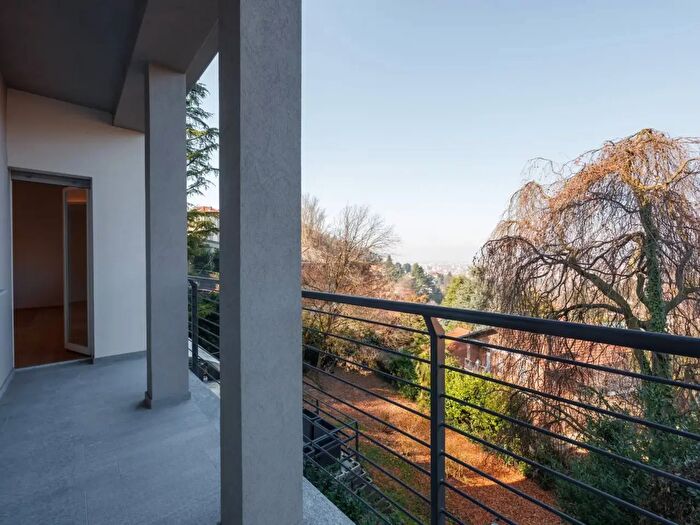 Appartamento trilocale in affitto in Viale Venticinque Aprile, Torino