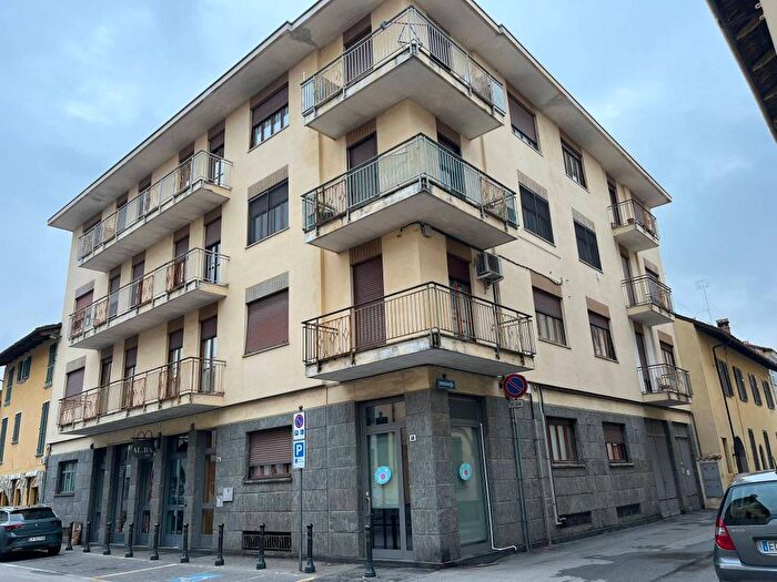 Appartamento quadrilocale in affitto in Via Camillo Benso di Cavour, Centro, Cherasco