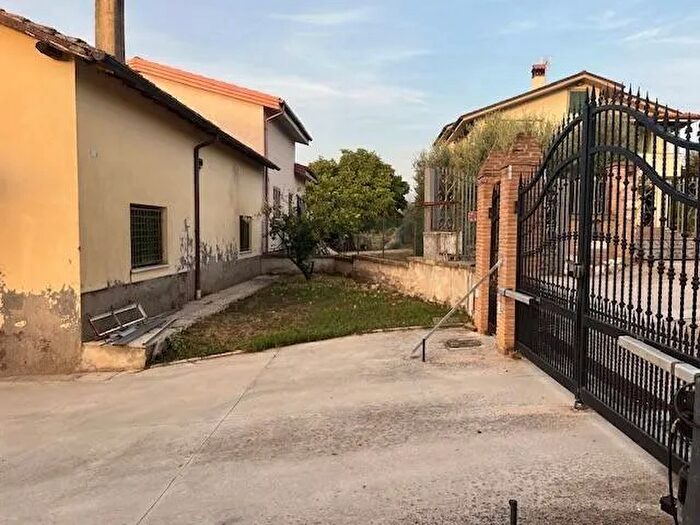 Casa trilocale in vendita in Via Campoleone Ariccia, Ariccia