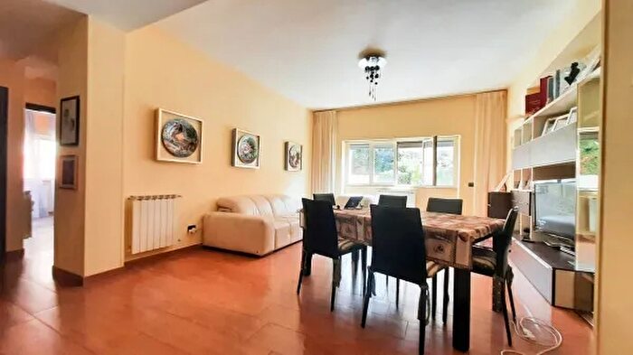 Appartamento quadrilocale in vendita in Via Vecchia Fiuggi, Fiuggi