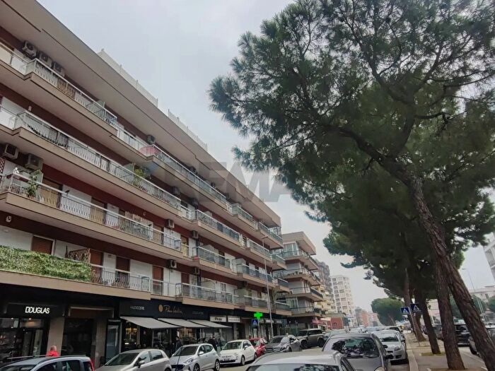 Appartamento trilocale in vendita in Viale Papa Giovanni XXIII, Bari