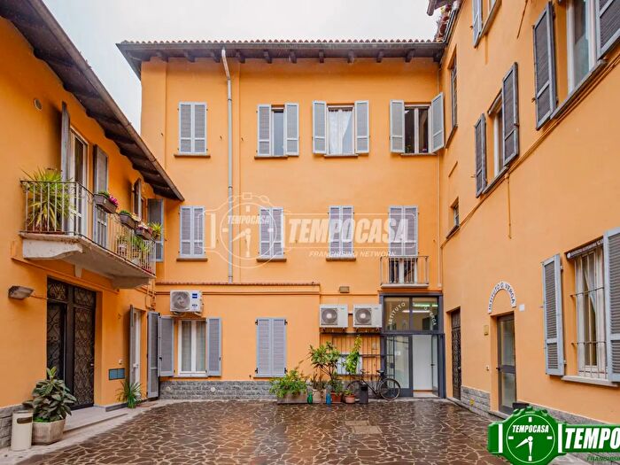 Appartamento quadrilocale in vendita in Corso Carlo Alberto, Pavia