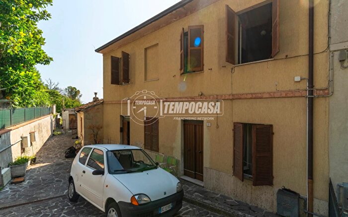 Appartamento con 9 locali in vendita in Via Trenta Giugno, Civitanova Marche