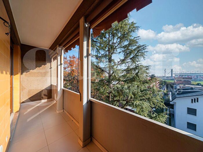 Appartamento trilocale in vendita in Via Morandi, Monza