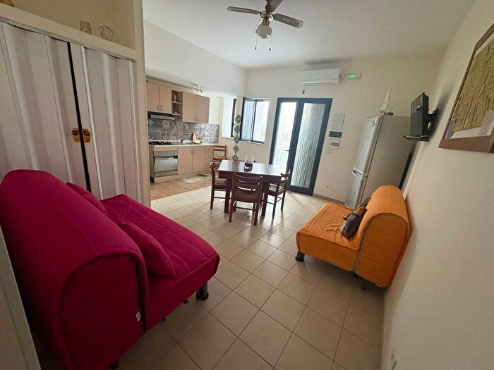 Casa in affitto in Via Seneca, Torre Santa Sabina, Carovigno