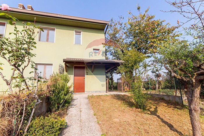 Casa quadrilocale in vendita in Via Marconi, Basiano