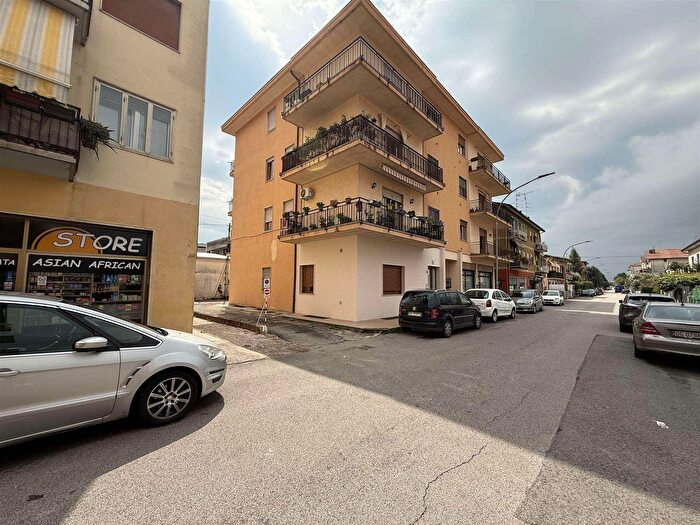 Appartamento con 6 locali in vendita in Via Fogazzaro, Montecchio Maggiore