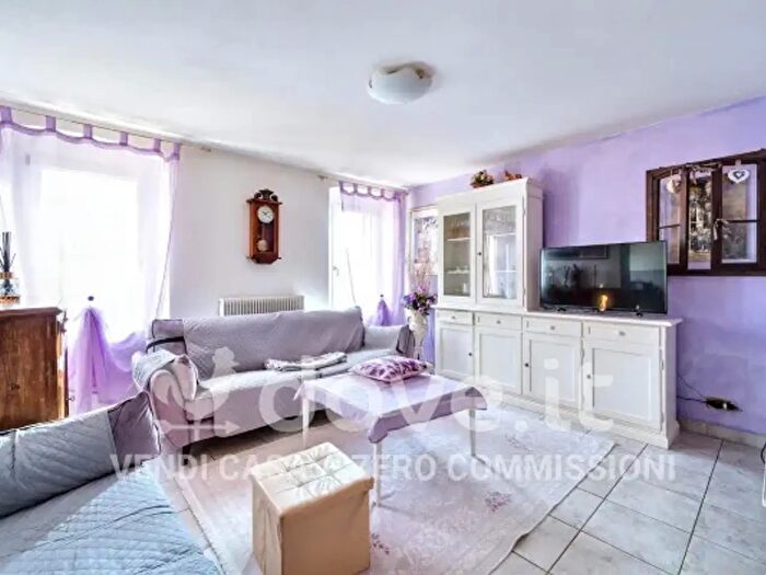 Casa quadrilocale in vendita in Revine Lago