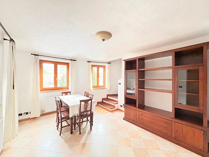 Casa trilocale in vendita in Via Verona, Ossana