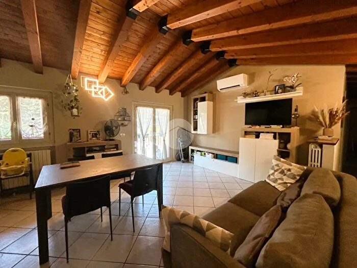 Appartamento trilocale in vendita in Via IV Novembre, Rovato