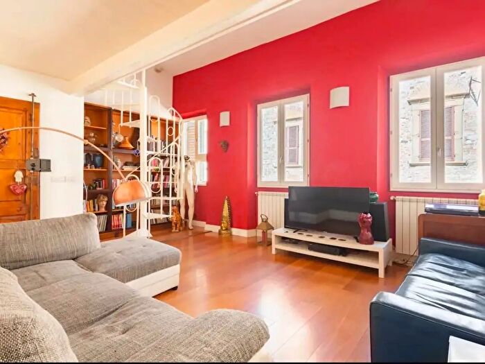 Appartamento con 5 locali in affitto in Corso dei Tintori, Firenze