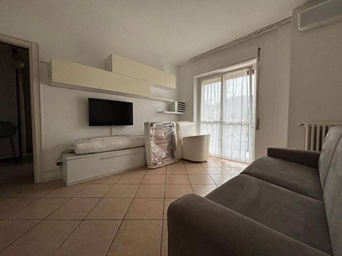 Appartamento monolocale in affitto in Via Giacomo Leopardi, Centro, Erba