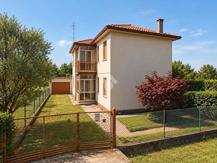 Casa quadrilocale in vendita in Via del Cristo, Volpago Del Montello