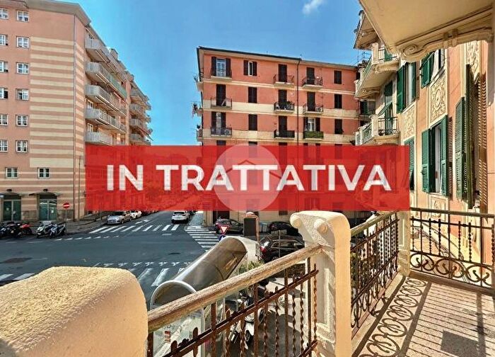 Appartamento con 5 locali in vendita in Via Padova, Savona